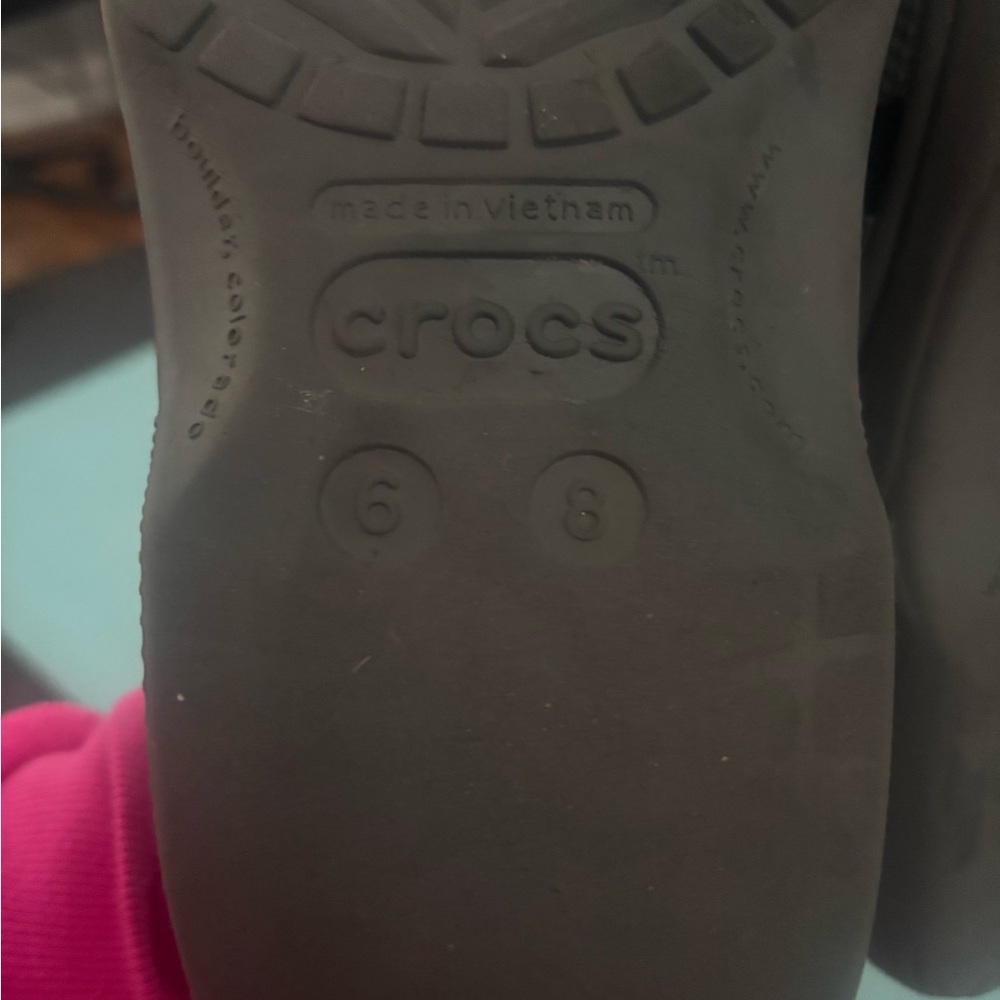 CROCS women size 6 gray  Water Shoes - Picture 7 of 7